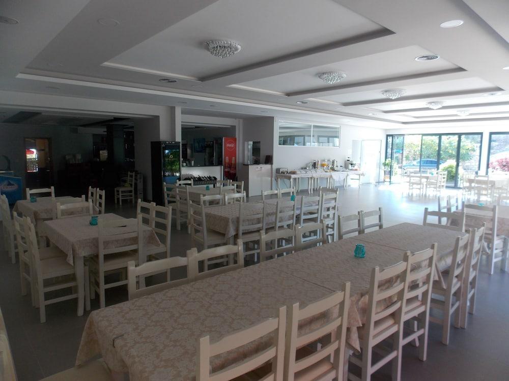 Mucobega Hotel Sarandë Buitenkant foto