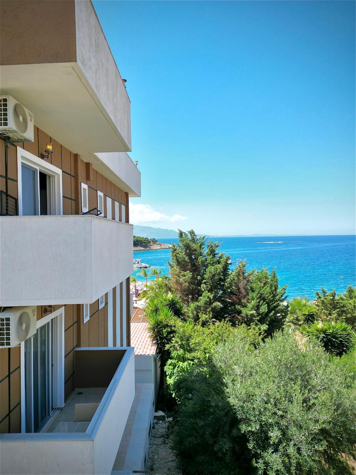 Mucobega Hotel Sarandë Buitenkant foto