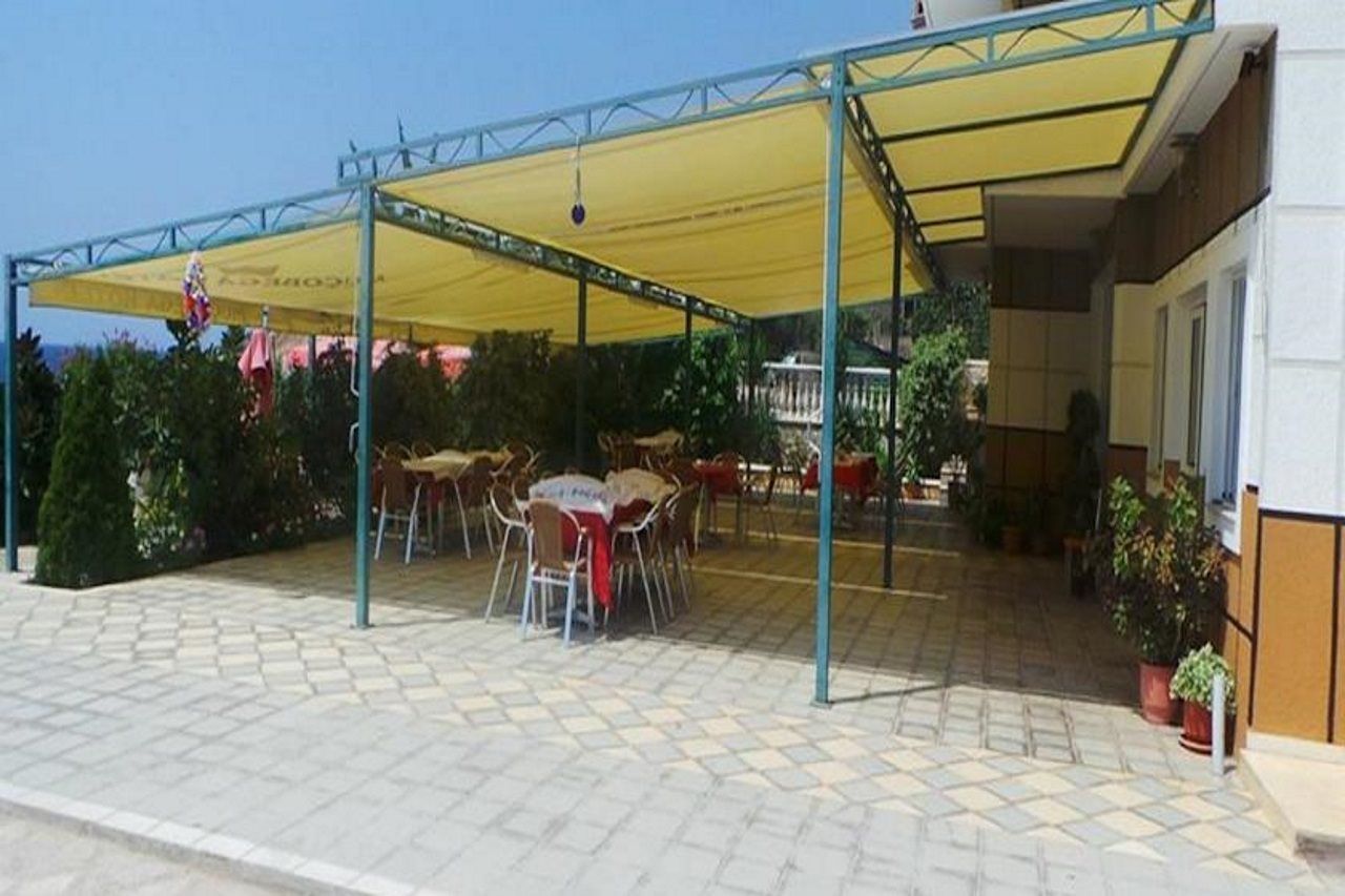 Mucobega Hotel Sarandë Buitenkant foto