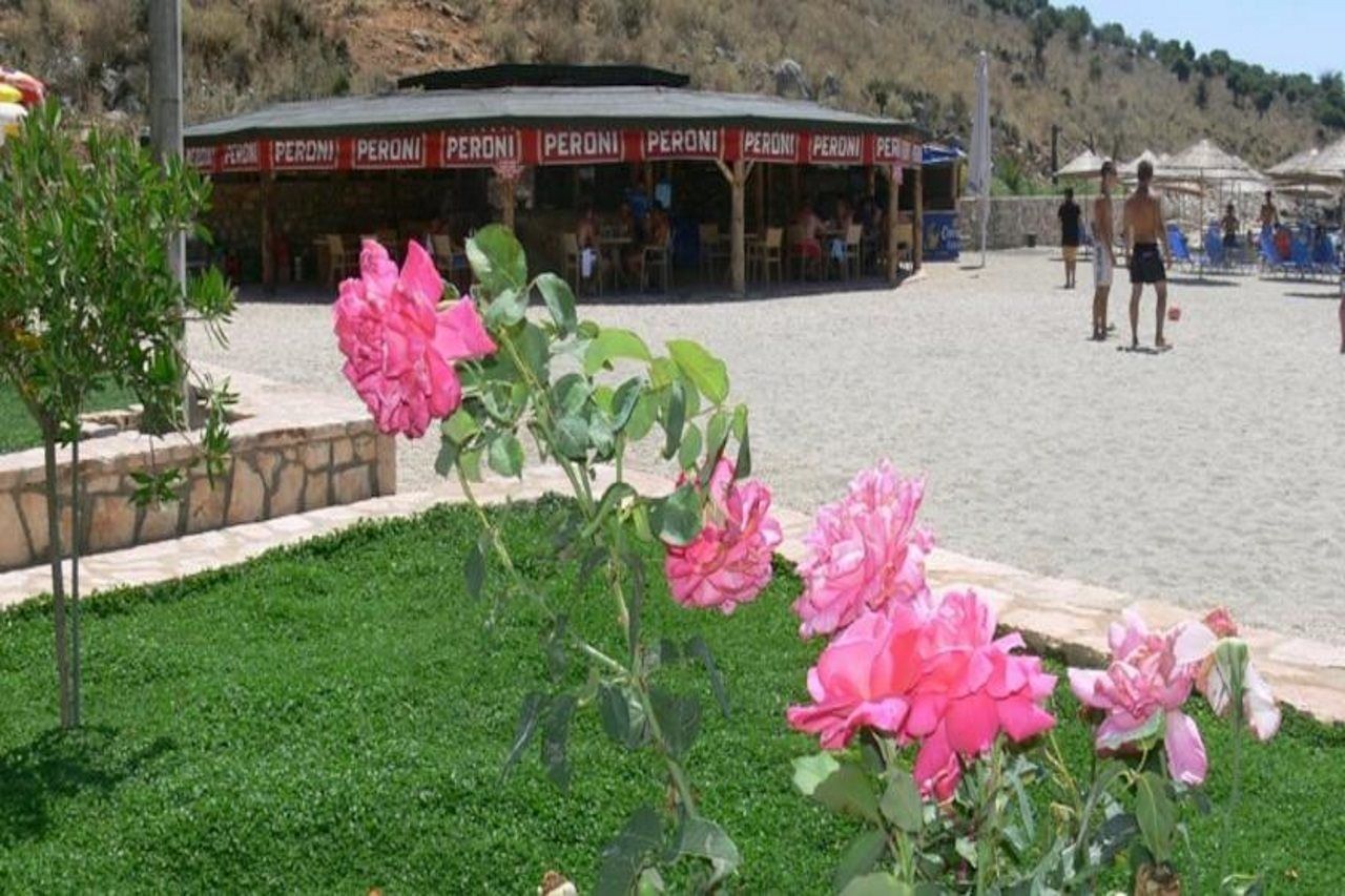 Mucobega Hotel Sarandë Buitenkant foto